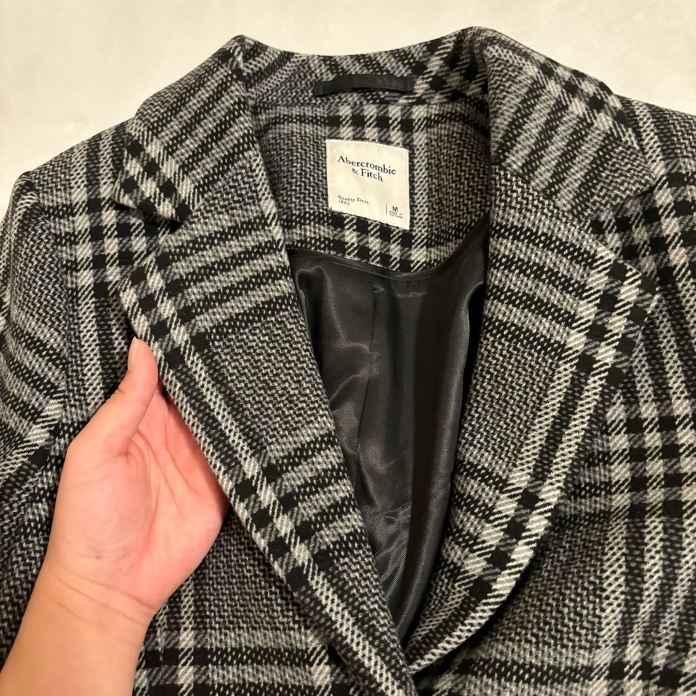 Abercrombie and Fitch Heavyweight Wool-Blend Blazer Coat - Picture 5 of 7